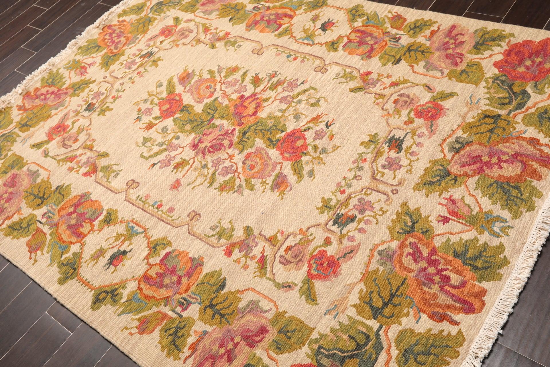5'6" x 7'6" Hand Knotted Wool Rug - Image 3